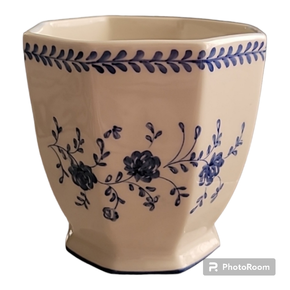 Flower pot 5" "Andrea by Sadek" blue floral octagon rare vintage Williamsburg